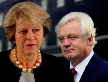 Κλυδωνίζεται η Τ.Μέι για το μη «καθαρό» Brexit: Παραιτήθηκαν o υπουργός και ο υφυπουργός Διαπραγματεύσεων! (upd)